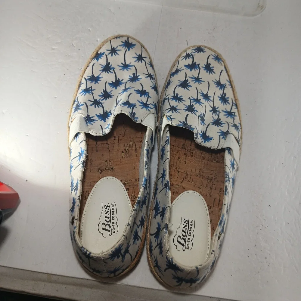Bass Jenny Espadrille Flat 9.5M White Blue Palm Tree Print Coastal Summer Slipon